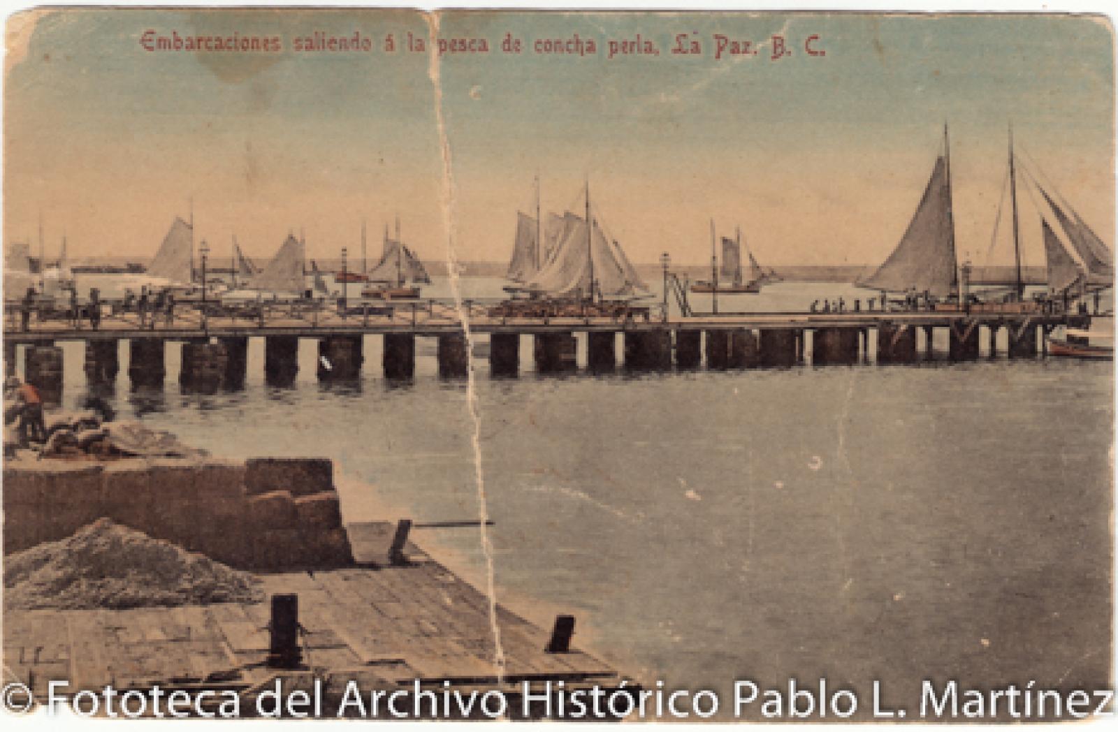 “Embarcaciones saliendo a la pesca de concha perla”.