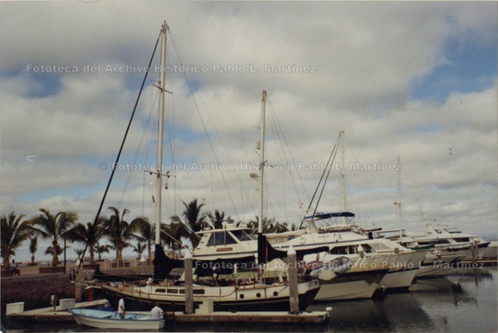 Embarcaciones y muelle.