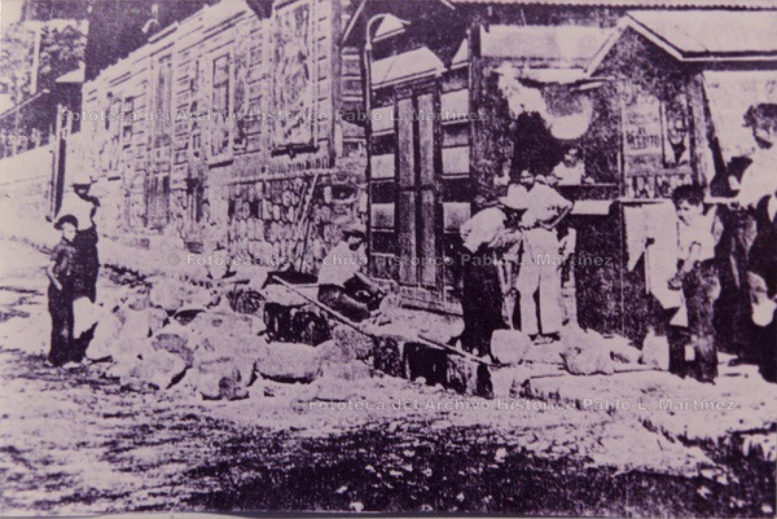 Empedrado de calle, Santa Rosalía.