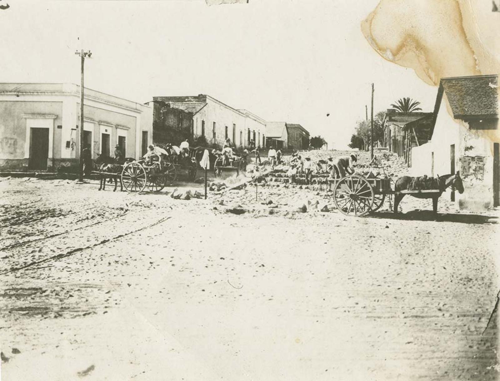 Empedrado de la calle 5 de Mayo.