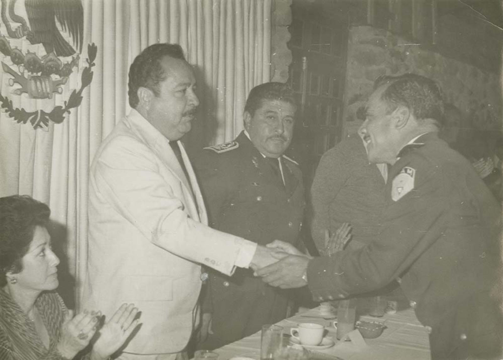 “En franco convivio”.