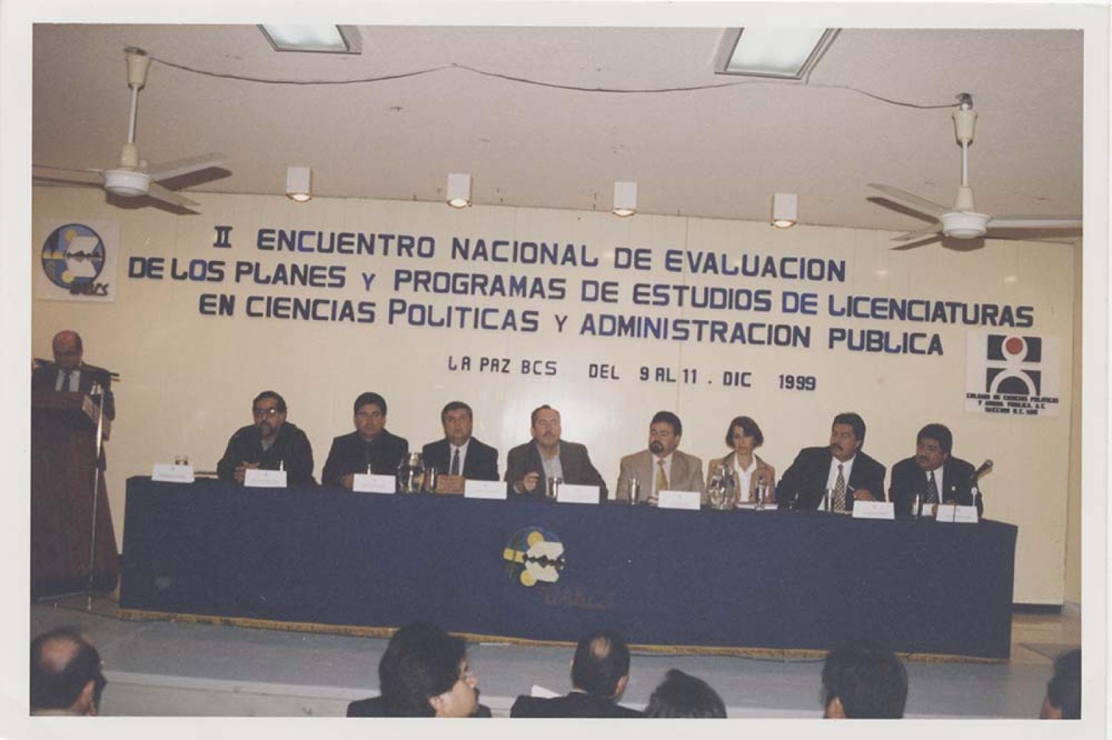 Encuentro de evaluación de planes y programas en ciencias políticas y administración pública.