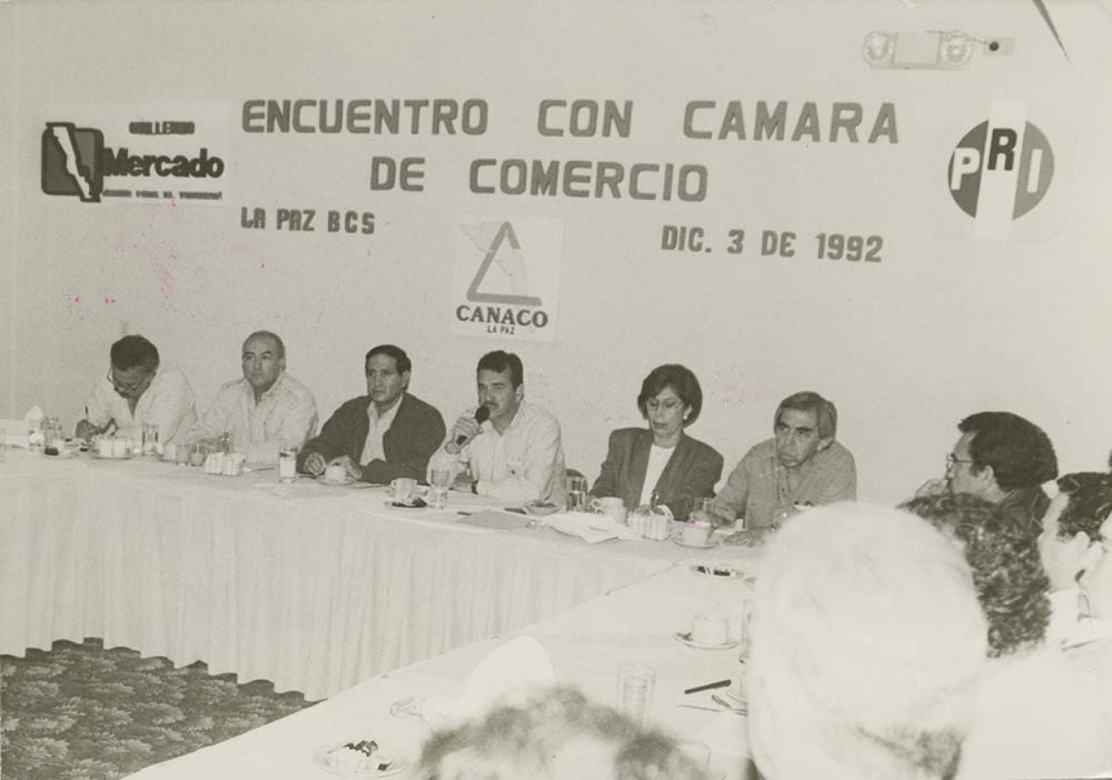 Encuentro de Guillermo Mercado y la Cámara de Comercio.