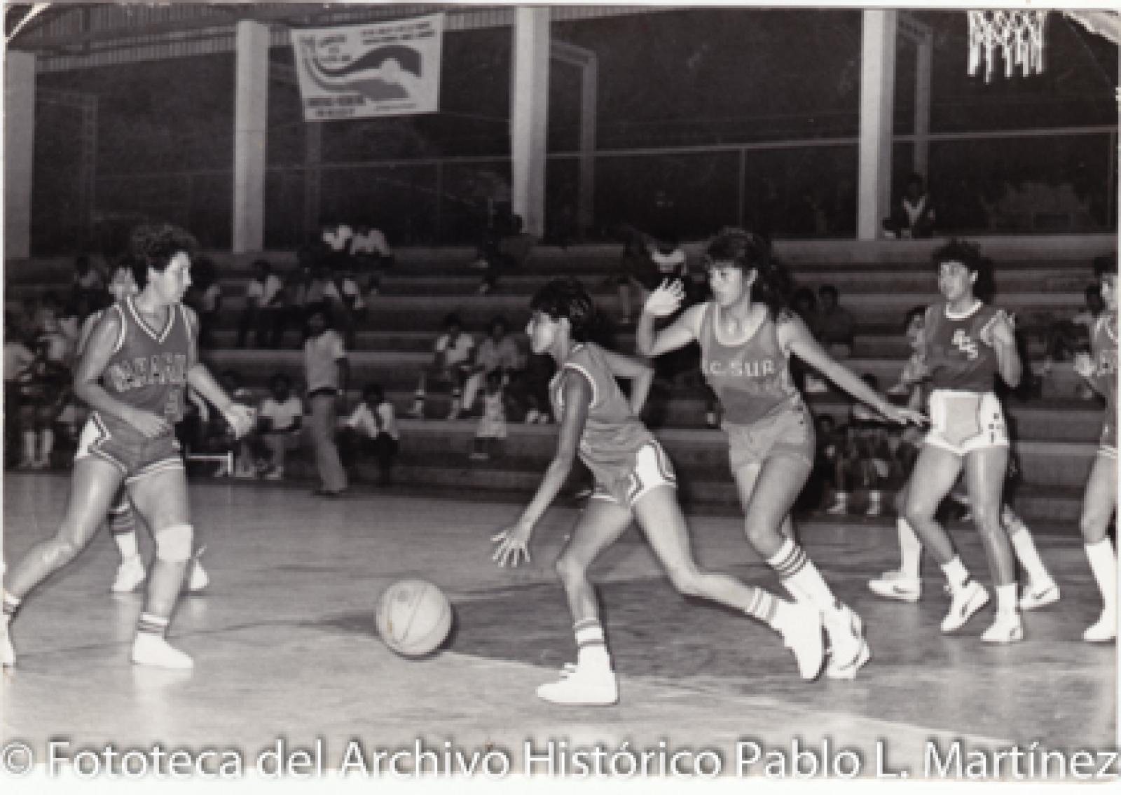 “Encuentro femenil de básquetbol entre Sinaloa y Baja California Sur”.