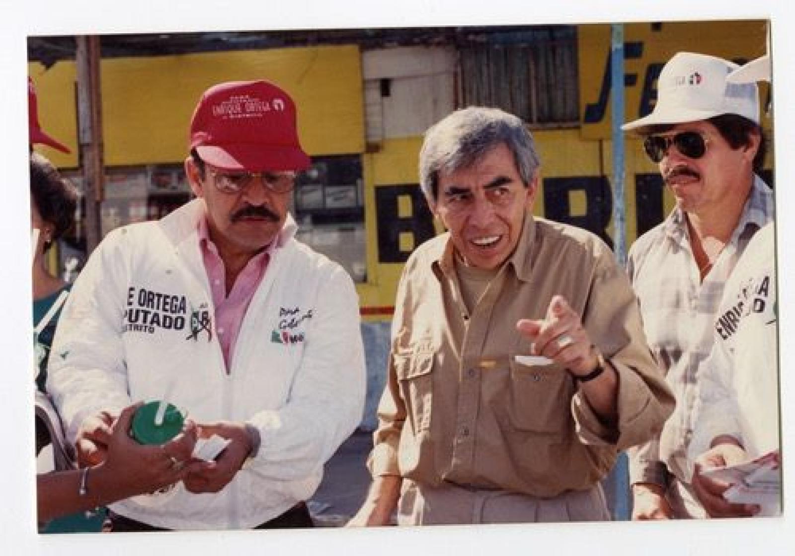 Enrique Ortega y acompañantes “Los candidatos”.