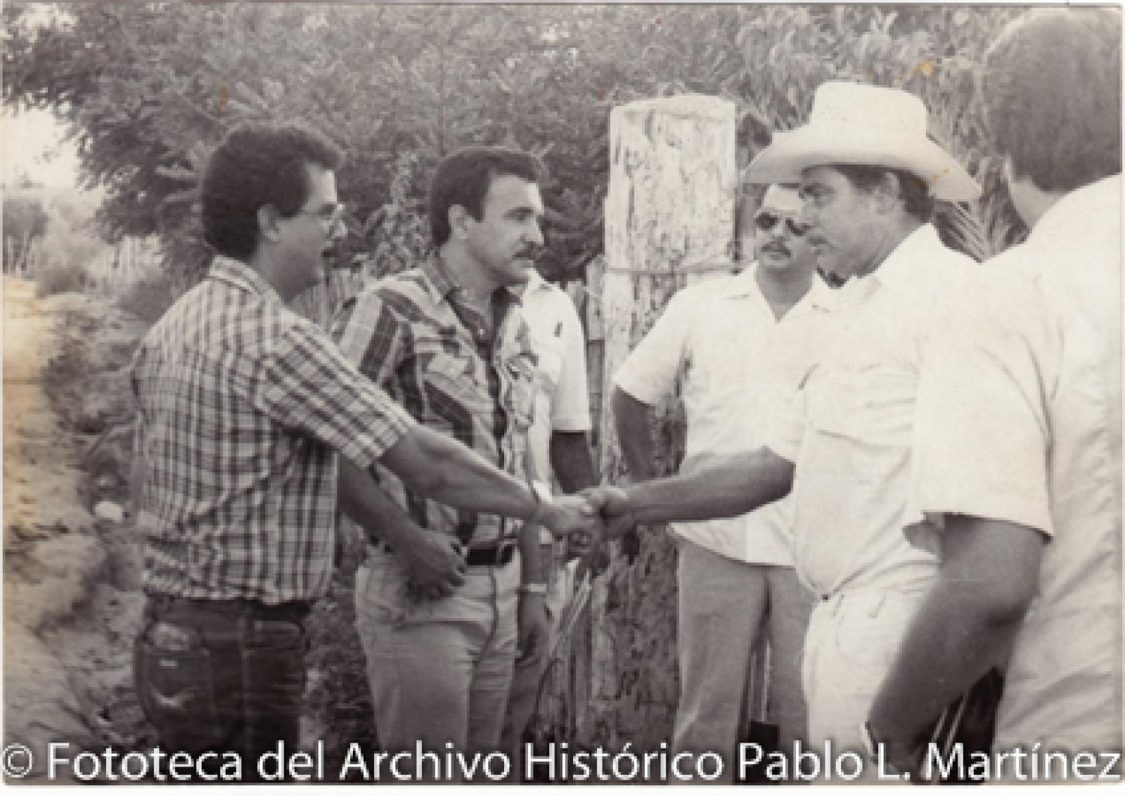 Enrique Ortega y Raúl Antonio Ortega, con rancheros.