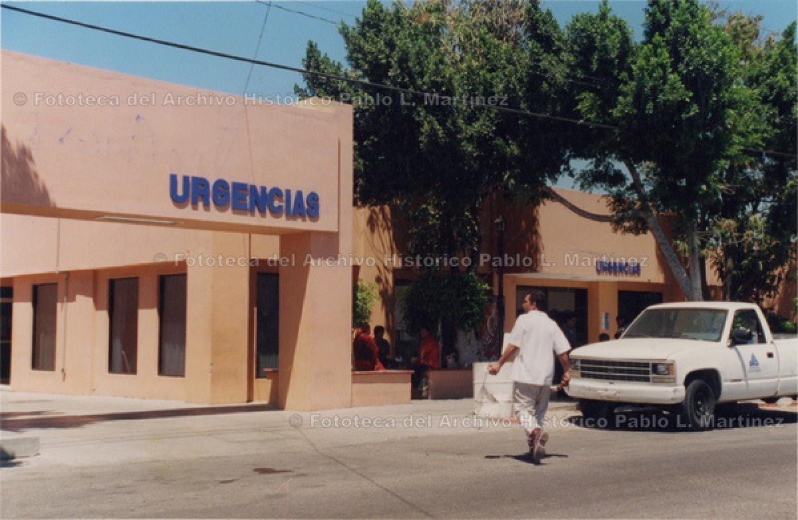 Entrada a urgencias del antiguo hospital Juan María de Salvatierra.
