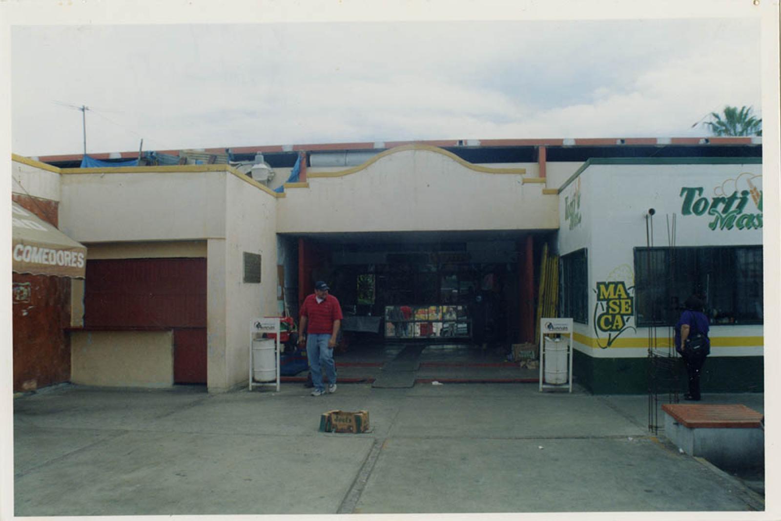 Entrada del mercado Francisco I. Madero, La Paz, Baja California Sur.