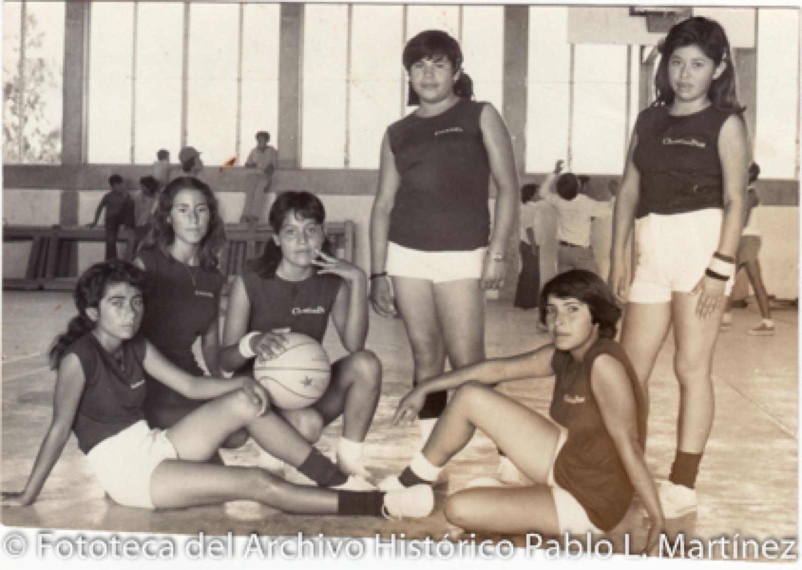 Equipo Femenil de básquet.