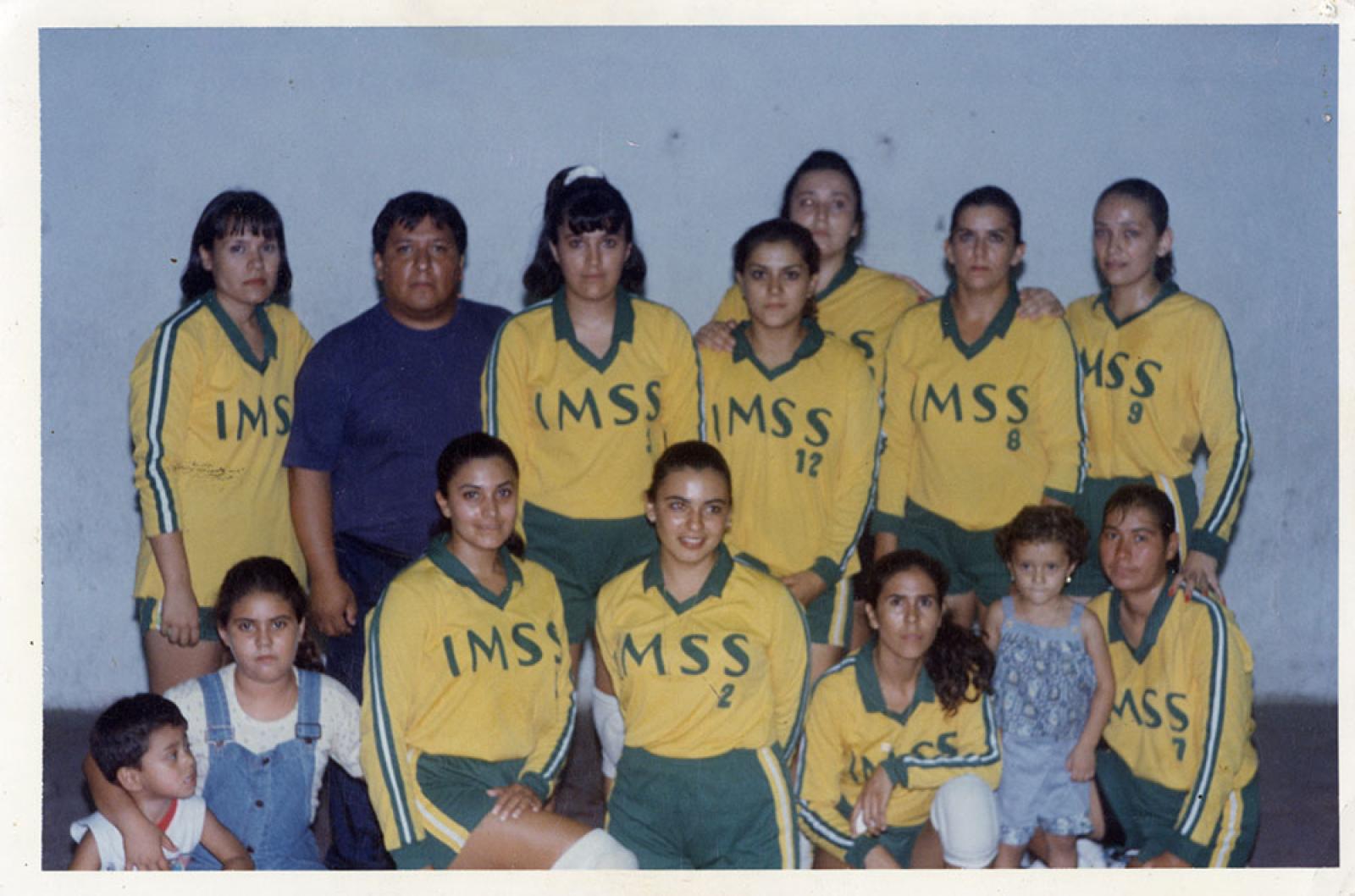Equipo femenil de vóleibol del Instituto Mexicano del Seguro Social (IMSS).