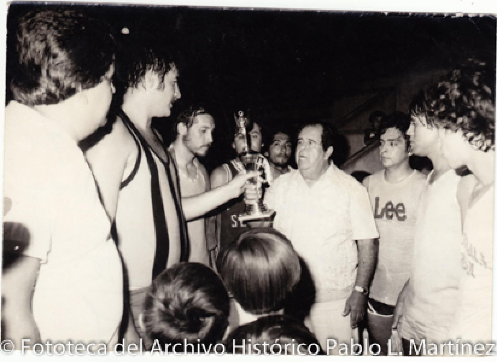 Equipo ganador de básquetbol.