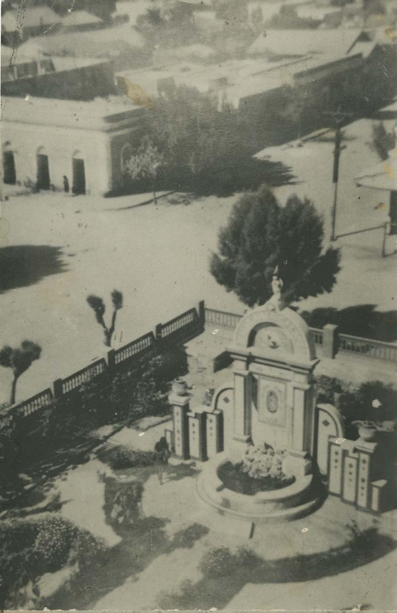 Ermita de Nuestra Señora de Guadalupe en el atrio de la Catedral de Nuestra Señora de La Paz, construida en la década de los cuarenta.