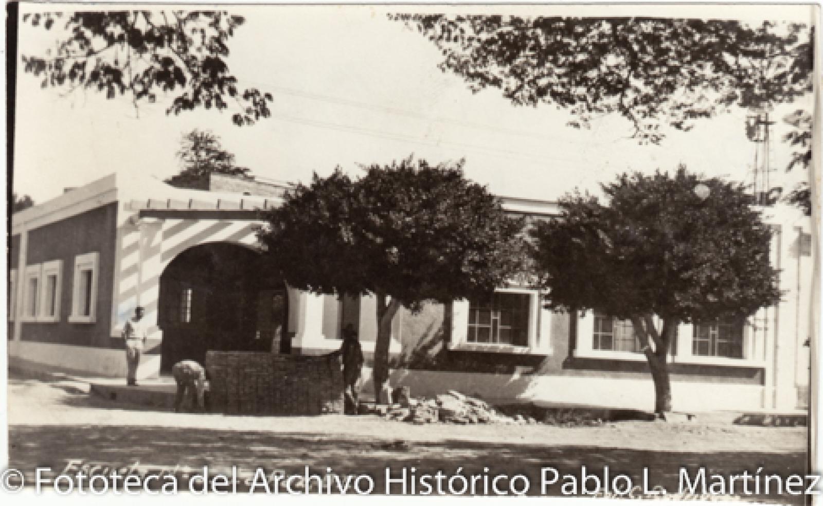 Escuela N°3 en esquina calle Central y callejón Delicias. La Paz, Baja California.