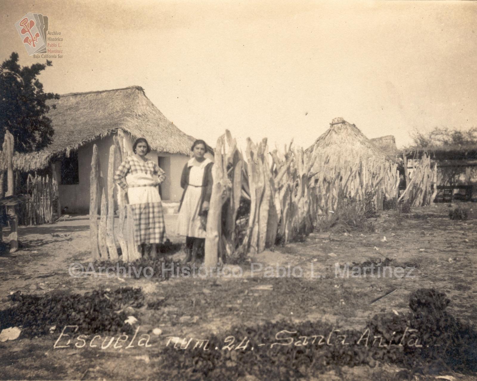 Escuela rural Número 24, Santa Anita, Baja California.