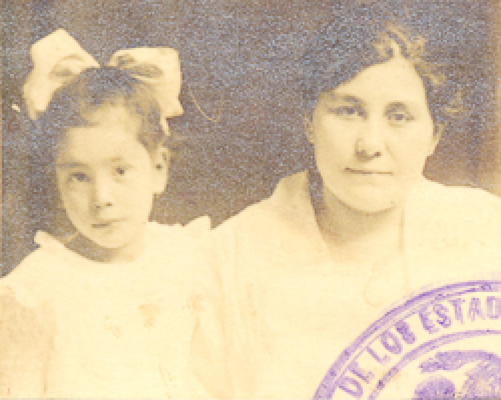 Esposa e hija de Ramón Huerta.