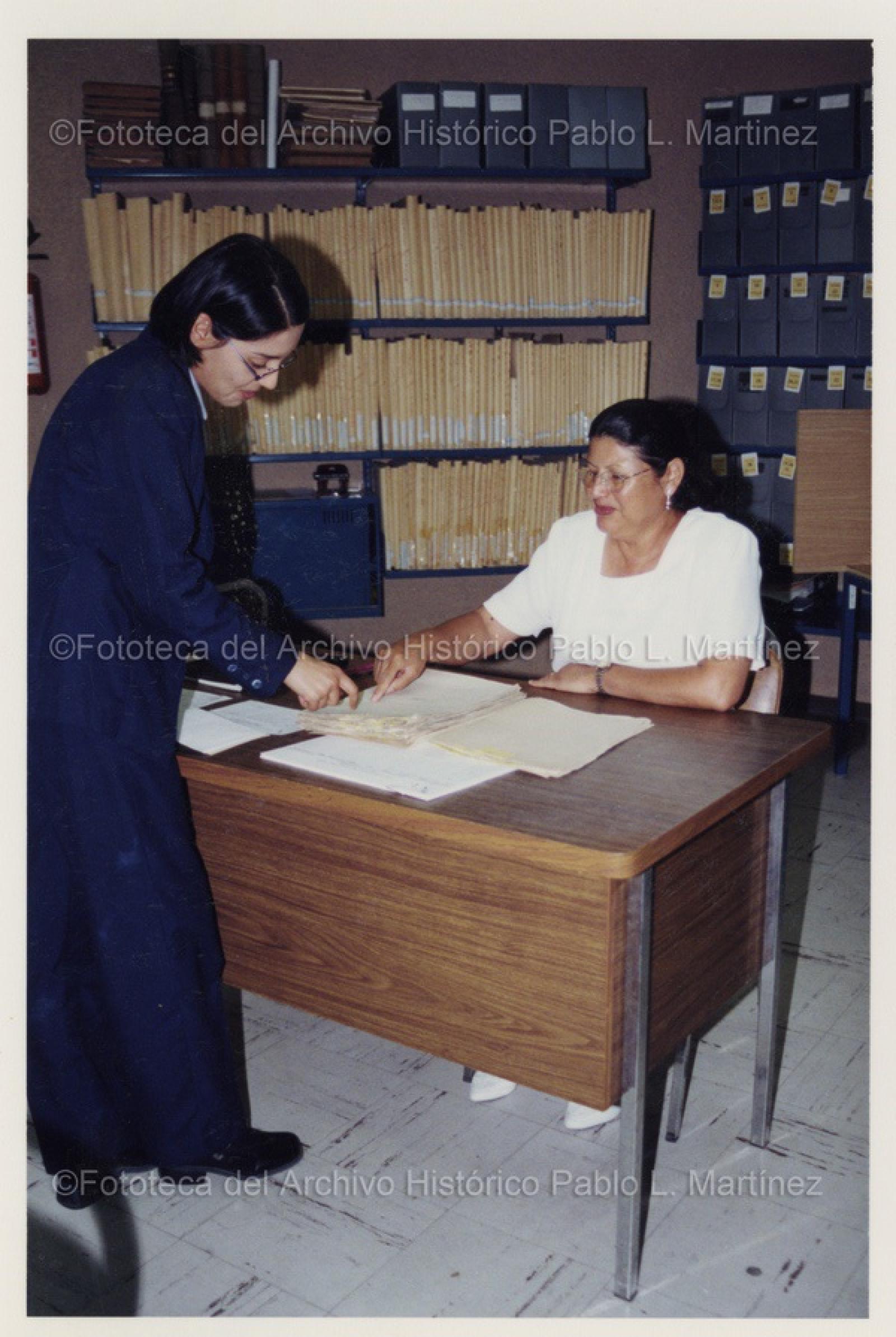 Estela Moyrón y Josefina Llenas Cervantes, Archivo Histórico Pablo L. Martínez.