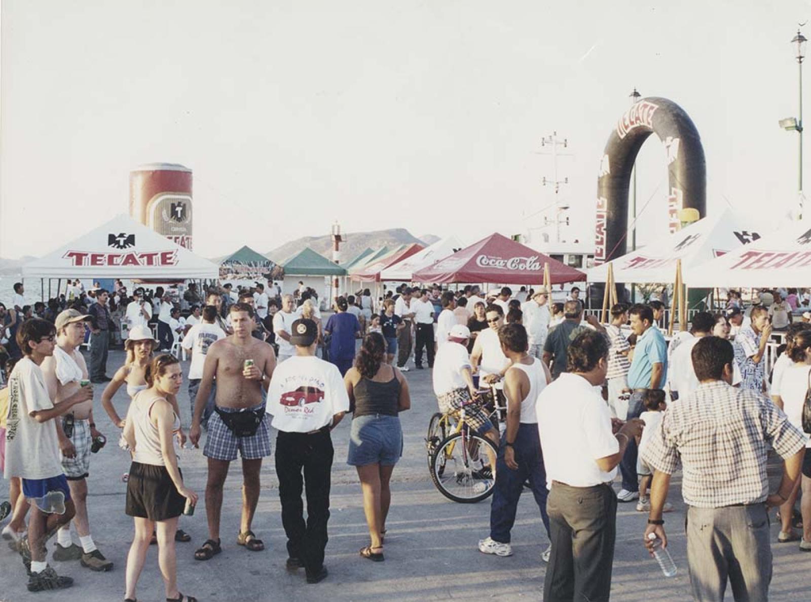 Evento popular, en malecón de La Paz.