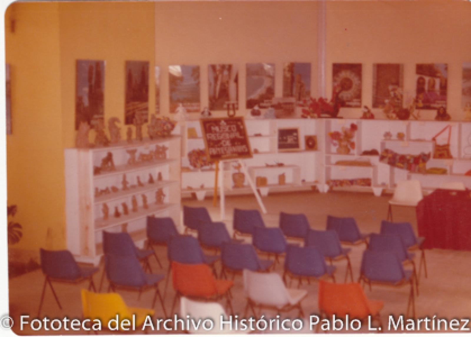 Exposición de artesanías en el museo regional de artesanías
