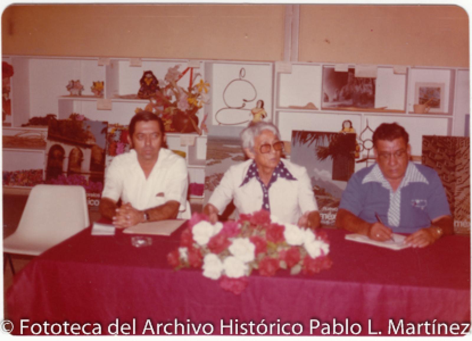 Expositores en museo regional de artesanías