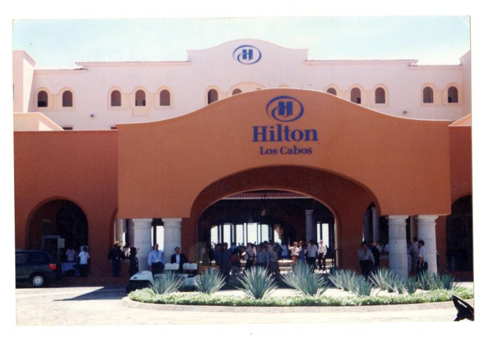 Fachada principal Hotel Hilton, Cabo San Lucas, Baja California Sur.