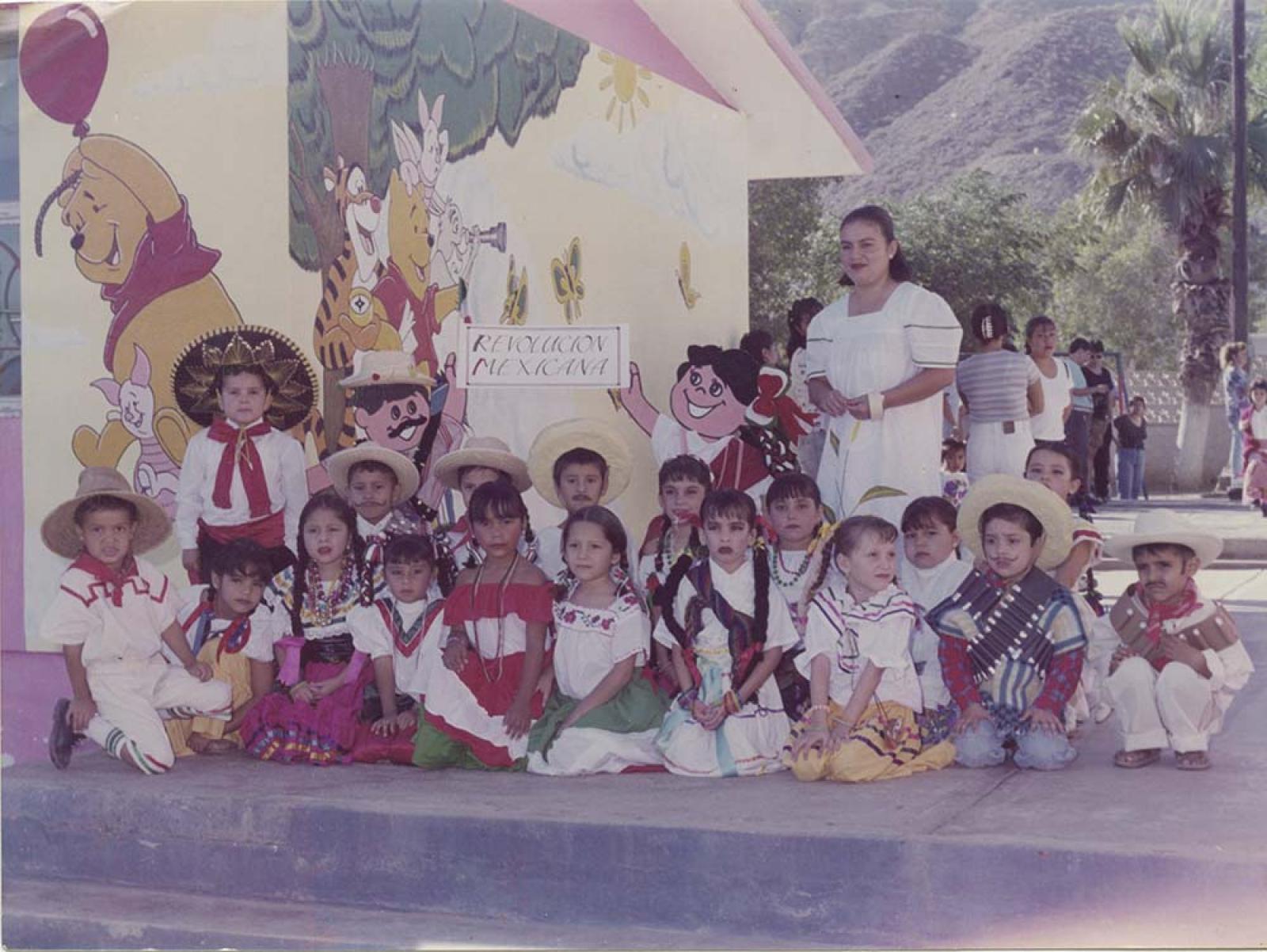 Festejo de la Revolución Mexicana, en jardín de niños.