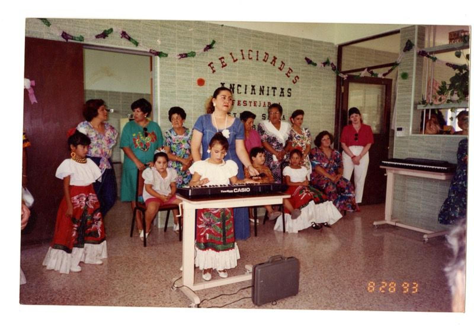 Festejo “en el día del anciano”.