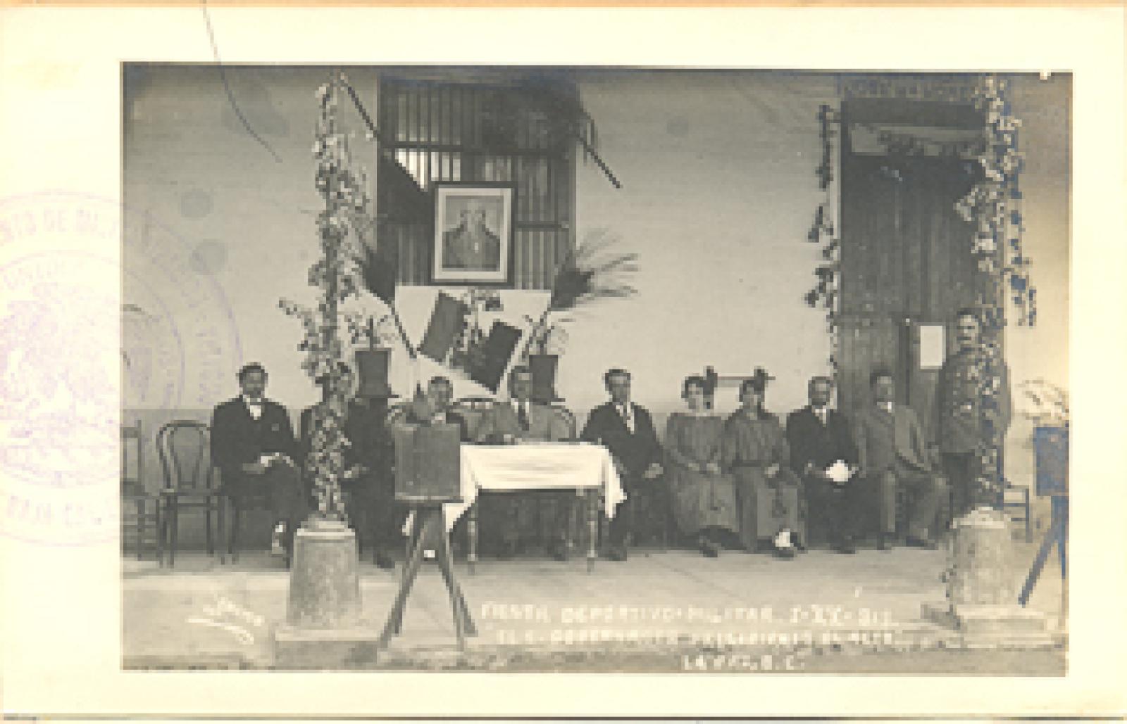 Fiesta Deportivo-Militar. El C. Gobernador presidiendo el acto.