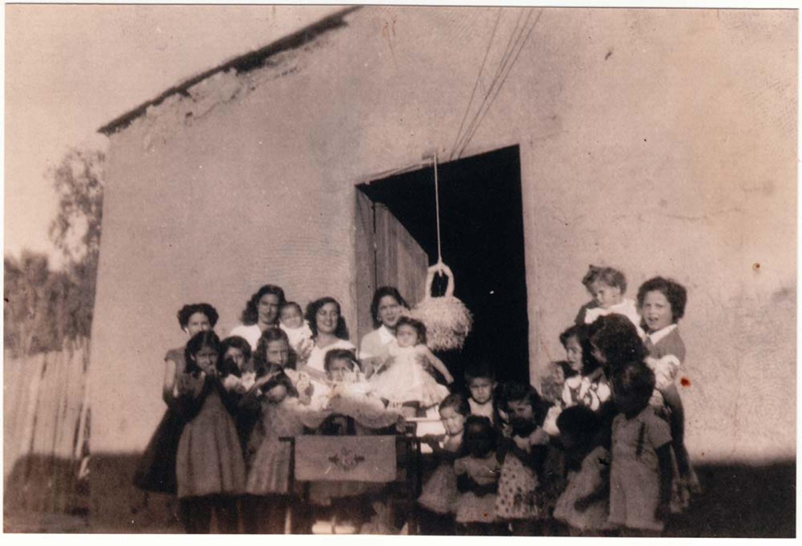 Fiesta infantil, retrato de grupo.