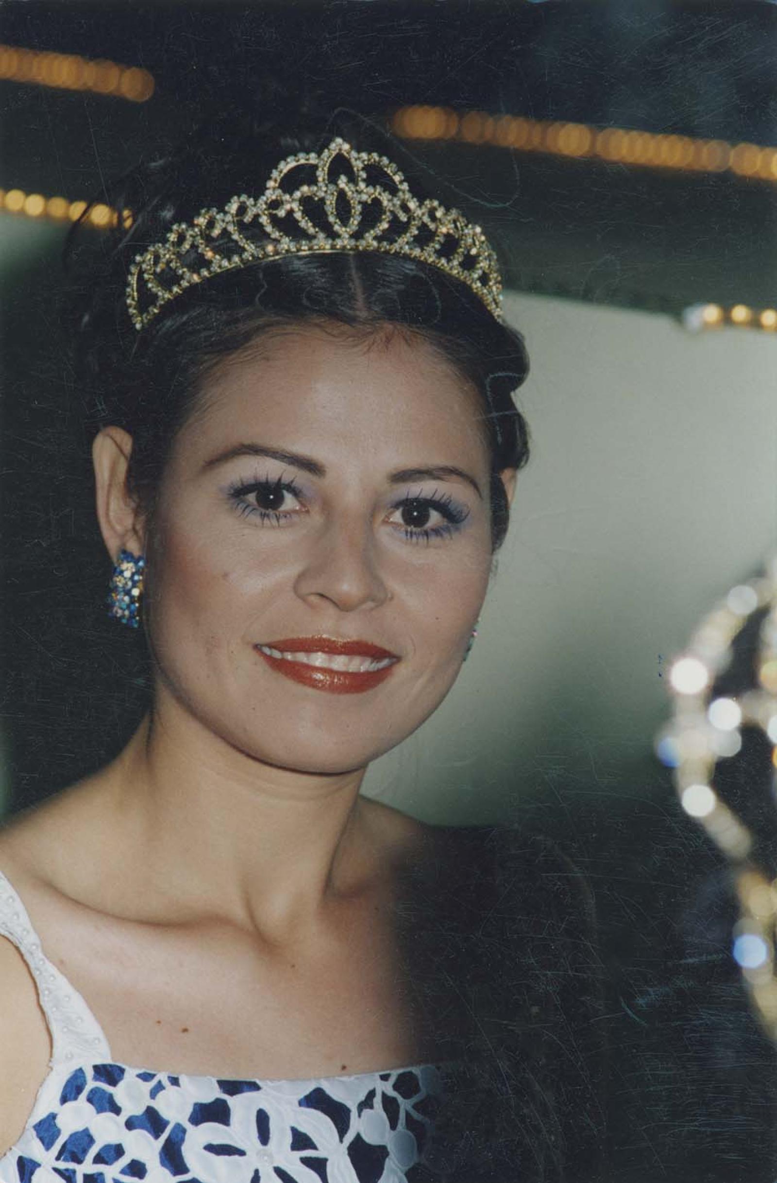 “Flor Vanesa, princesa de las fiestas de San José 2002”.