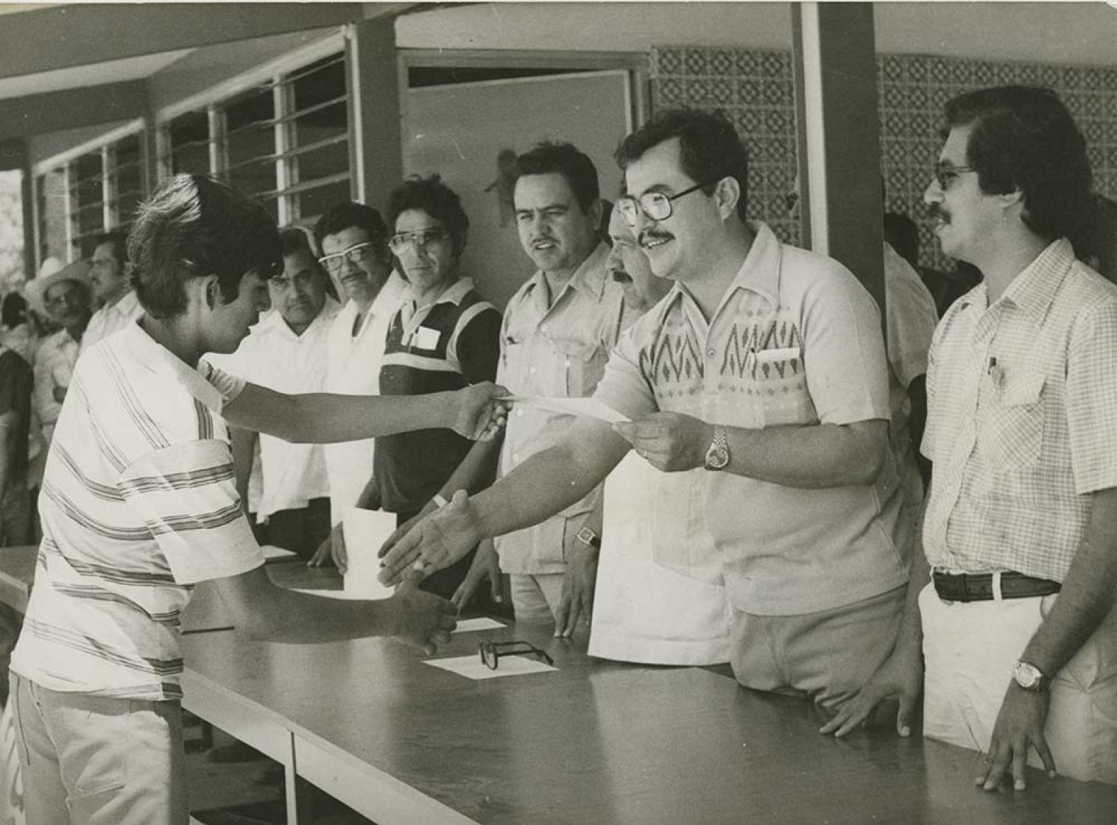 Francisco Cardoza Macías en evento social.