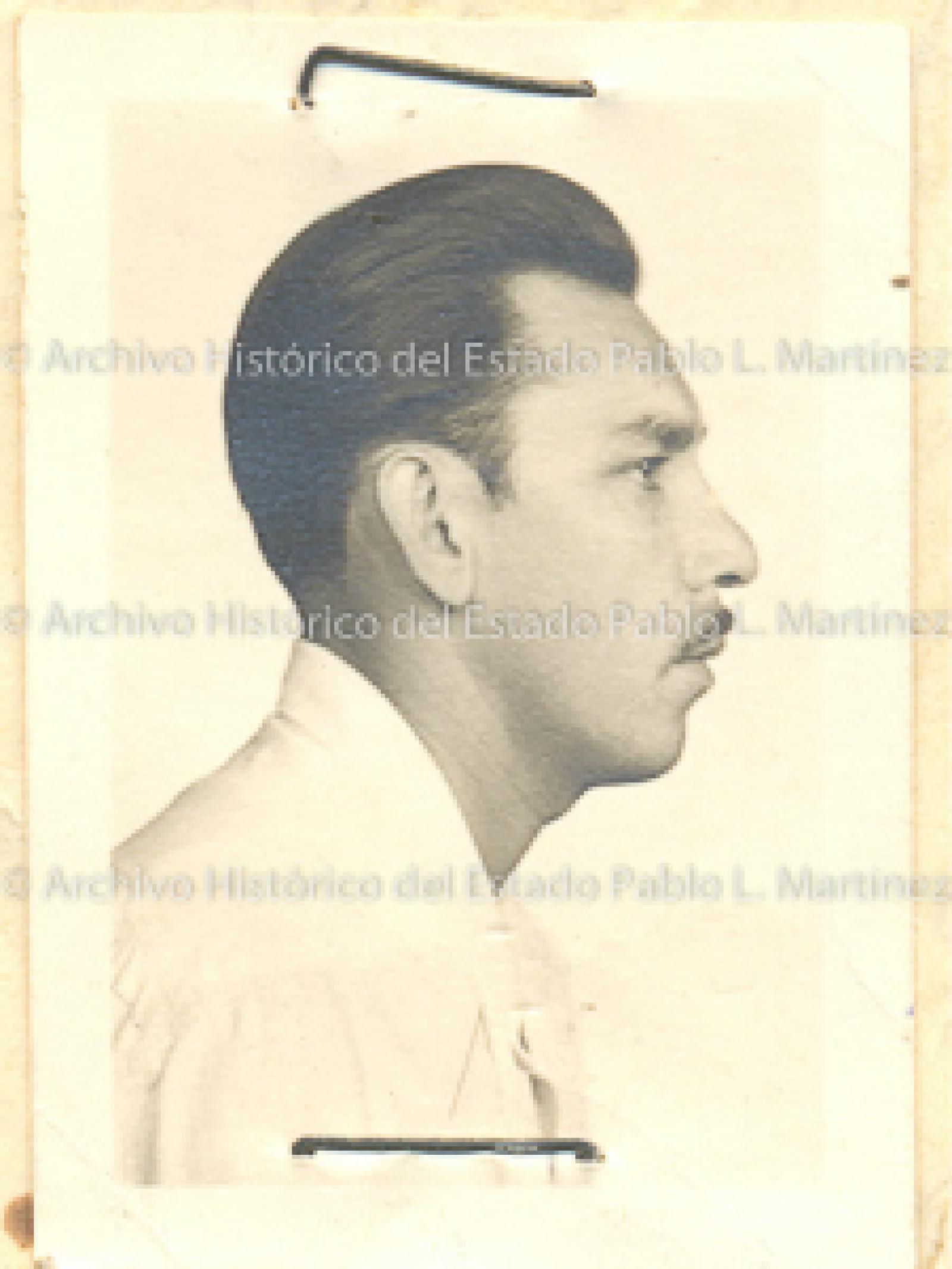 Francisco Martínez Olachea de perfil