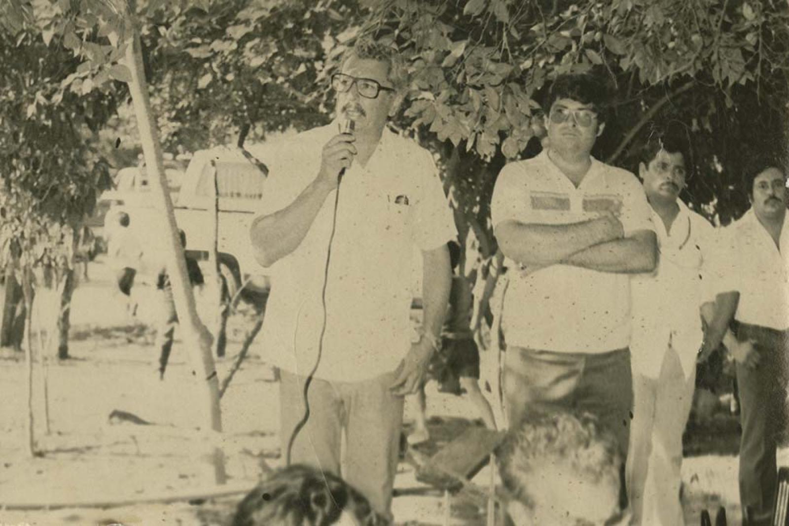 “Francisco Palacios da discurso en rancho Yeneka”.