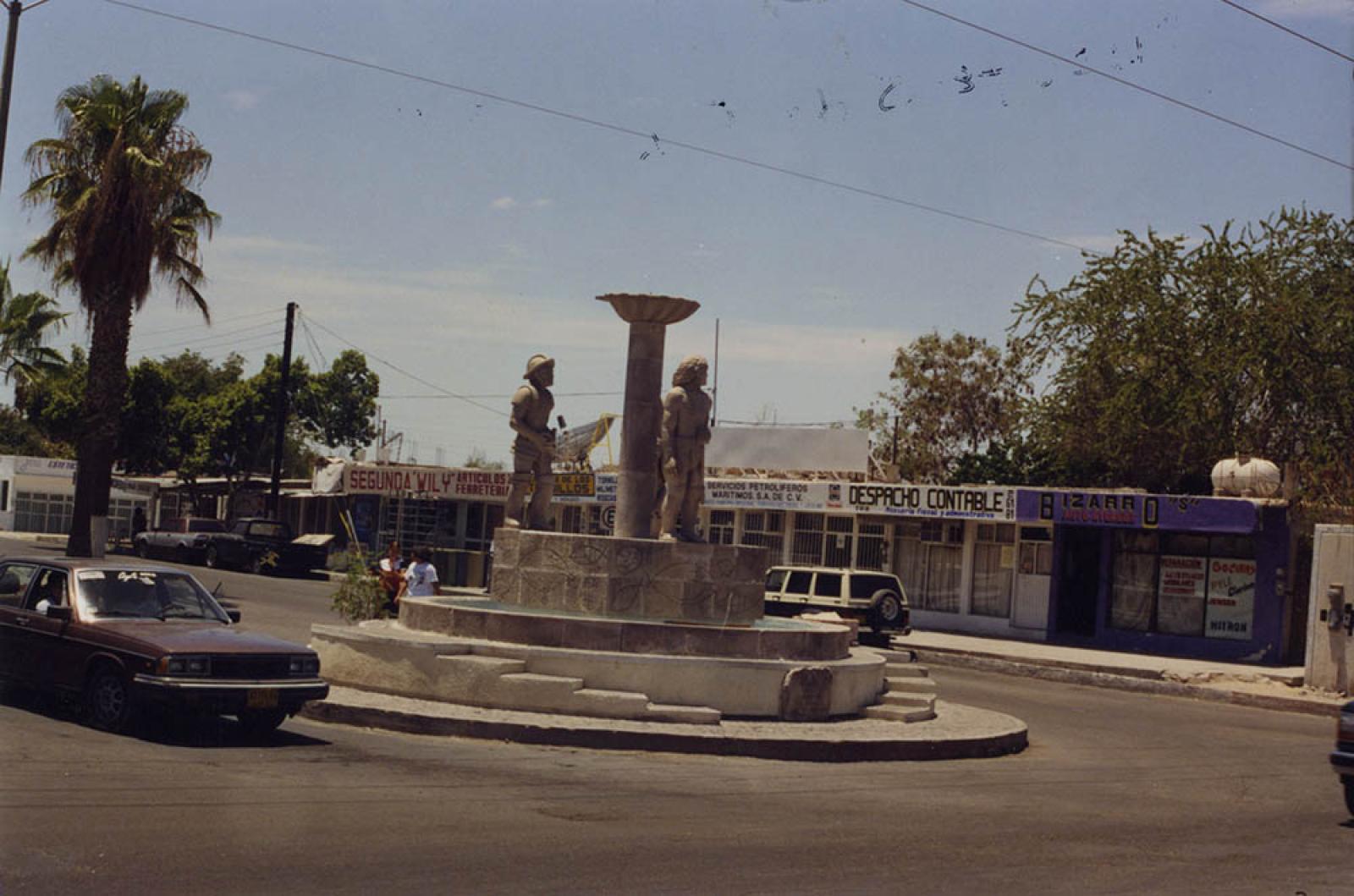 “Fuente ubicada entre las calles 5 de Mayo y Padre Kino”.