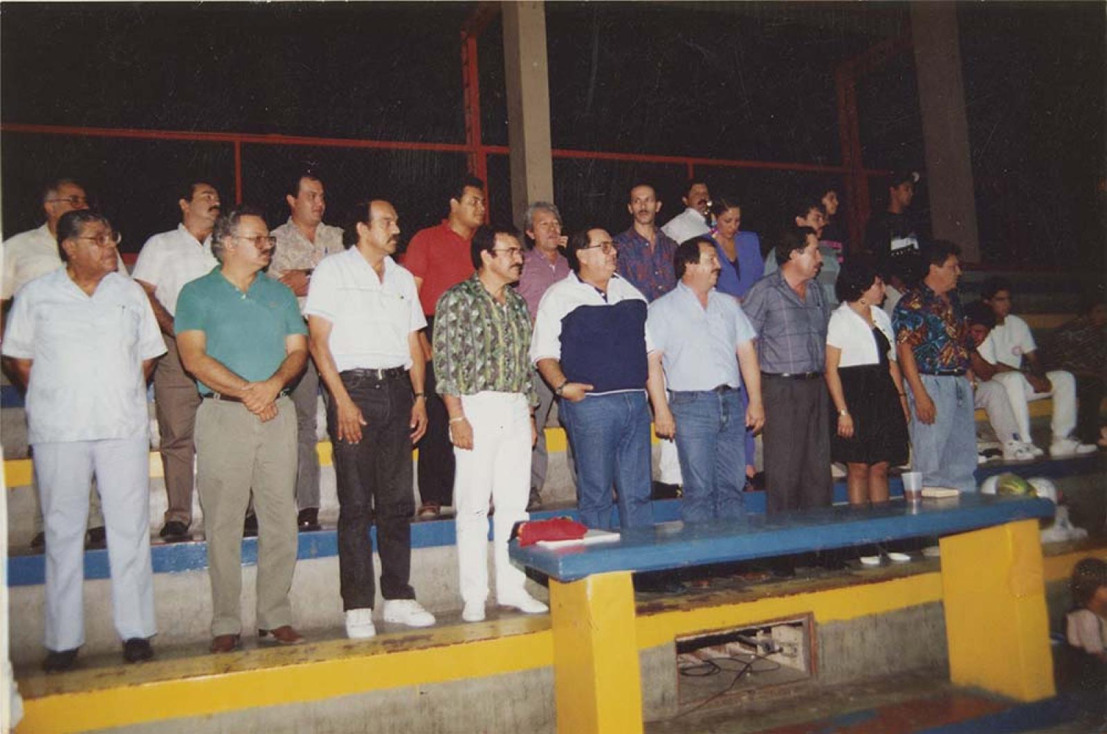 Funcionarios públicos.