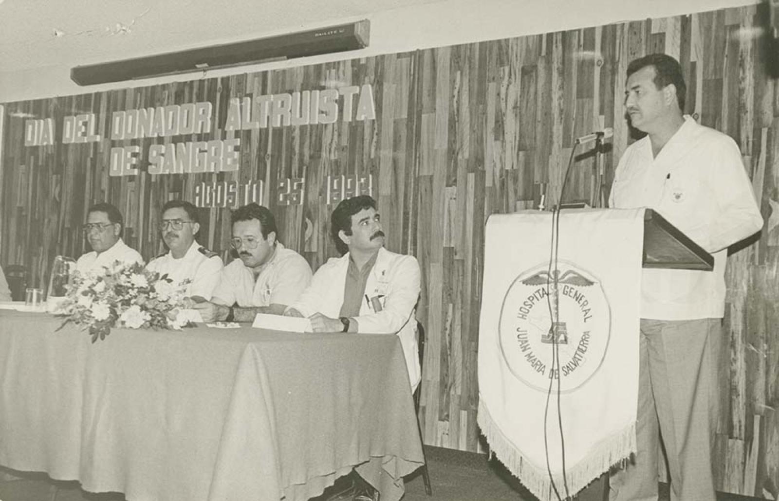 Funcionarios públicos celebran el Día del Donador Altruista de Sangre.