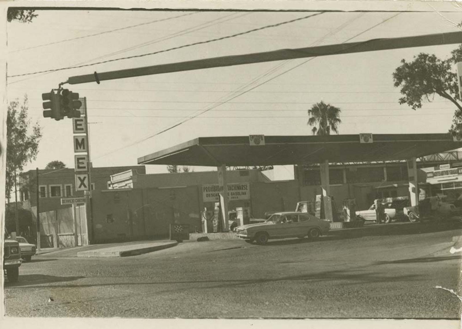 Gasolinera, entre calles 5 de Mayo y Serdán.
