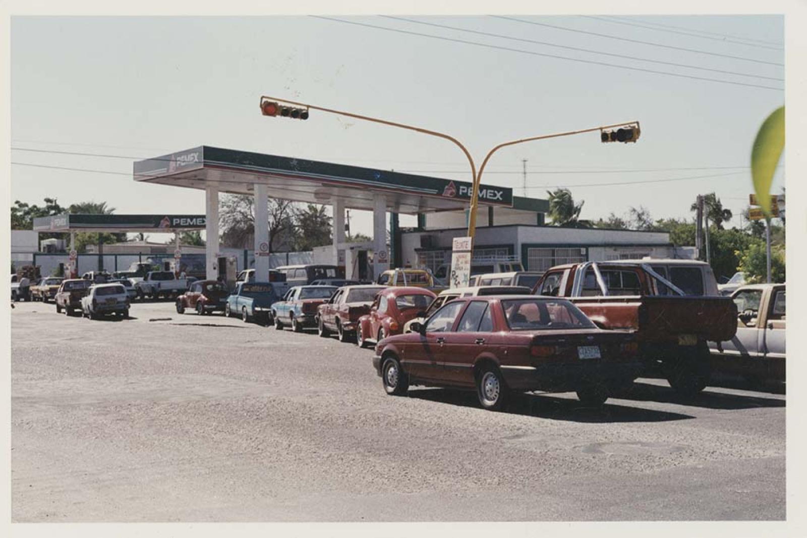 Gasolinera ubicada en el cruce de las calles 5 de Febrero y Abasolo.