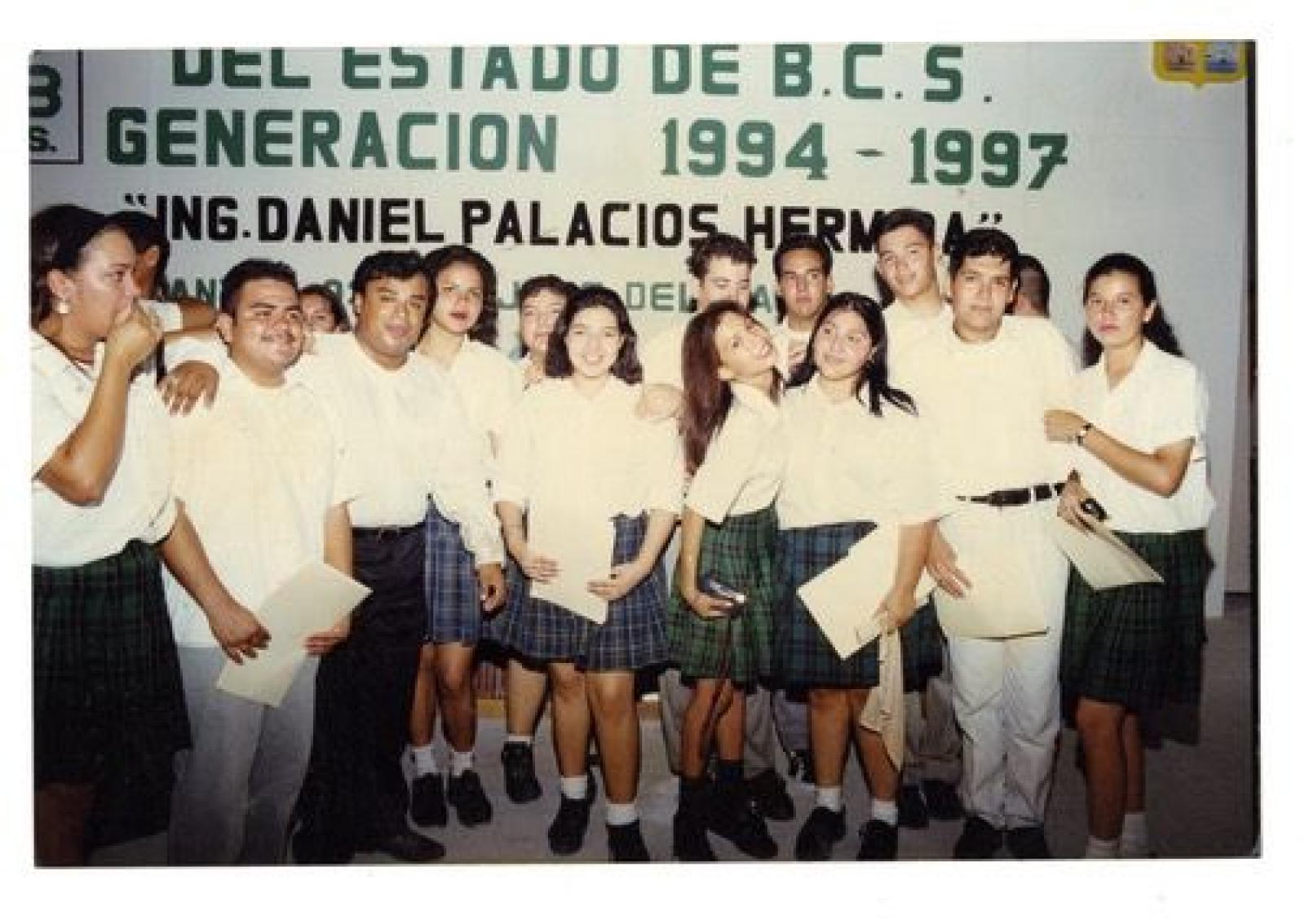 Generación del Colegio de Bachilleres de San José de Cabo 1994-1997, retrato de grupo.