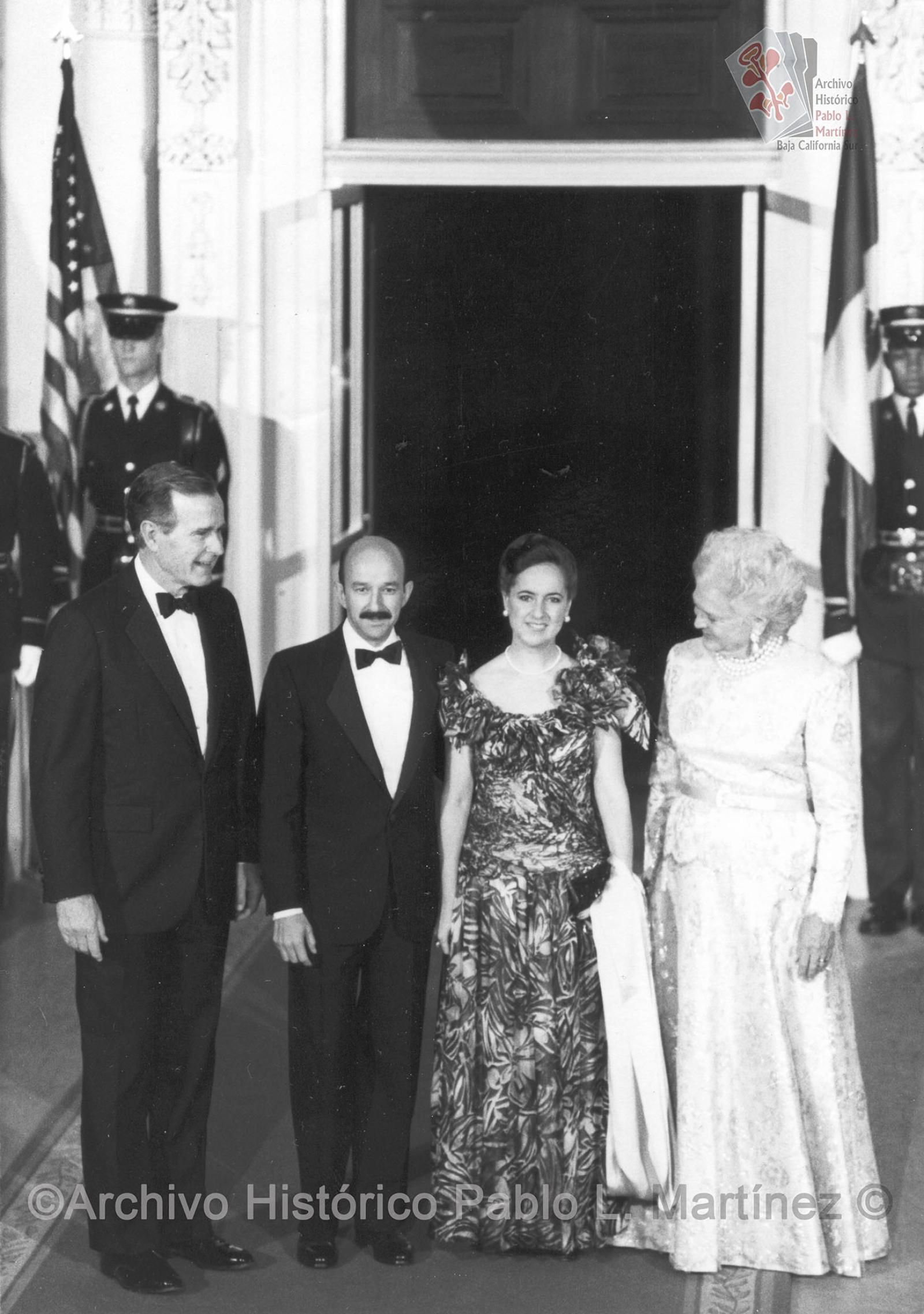 George Herbert Walker Bush, Carlos Salinas de Gortari, Cecilia Occelli y Barbara Bush en evento en la Casa Blanca, Washington, D.C., Estados Unidos.
