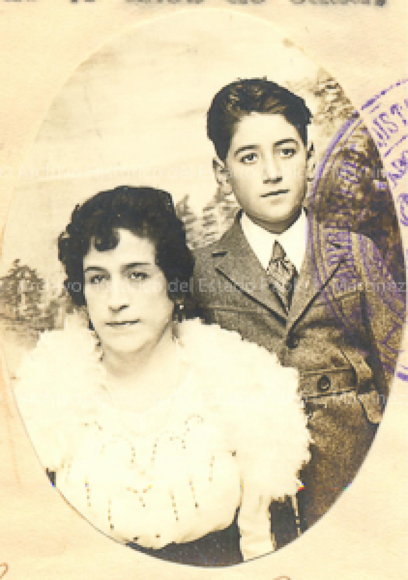 Gertrudis Quijada de Landera y su hijo Enrique Landera.