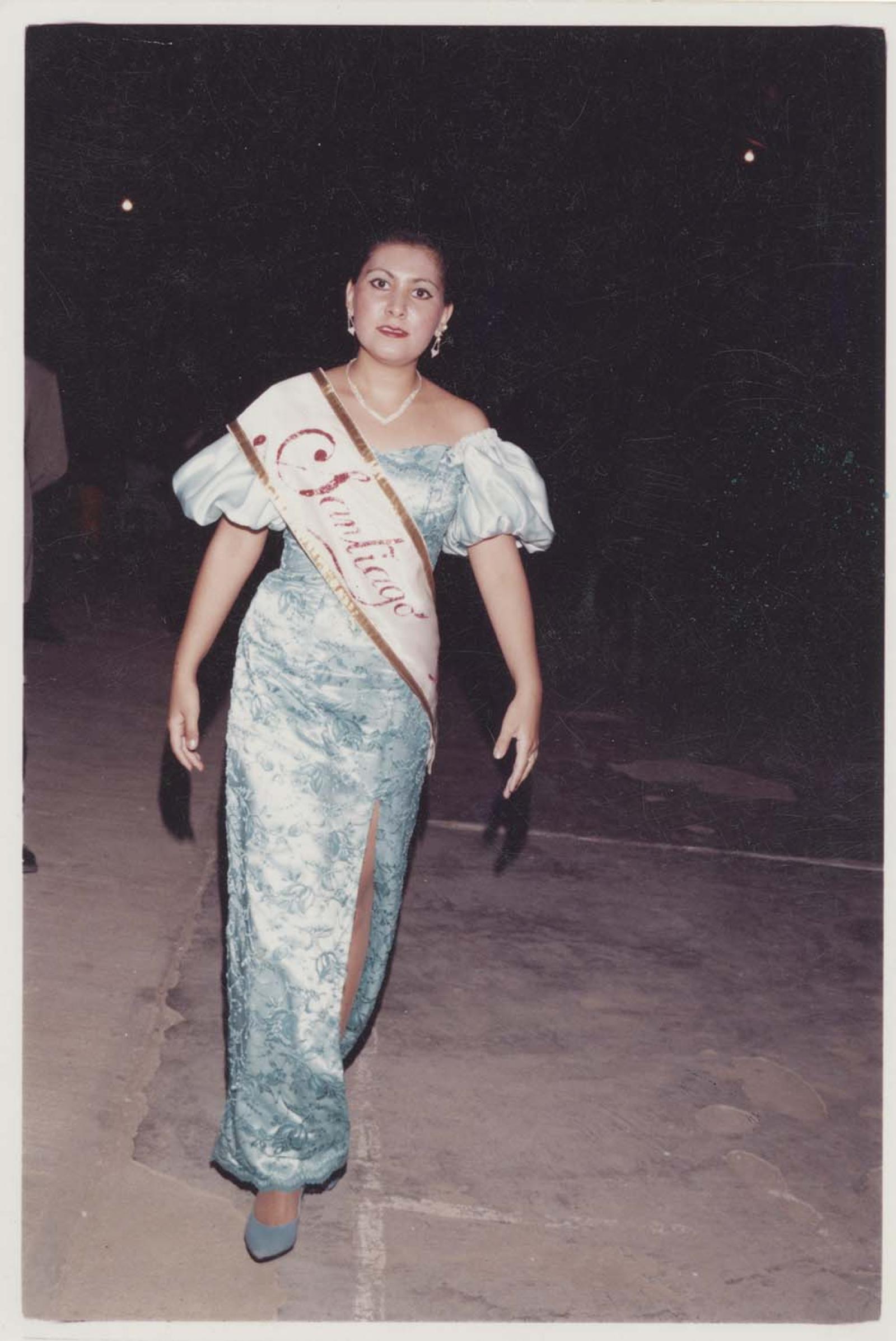 “Graciela González”, concursa en certamen de belleza.