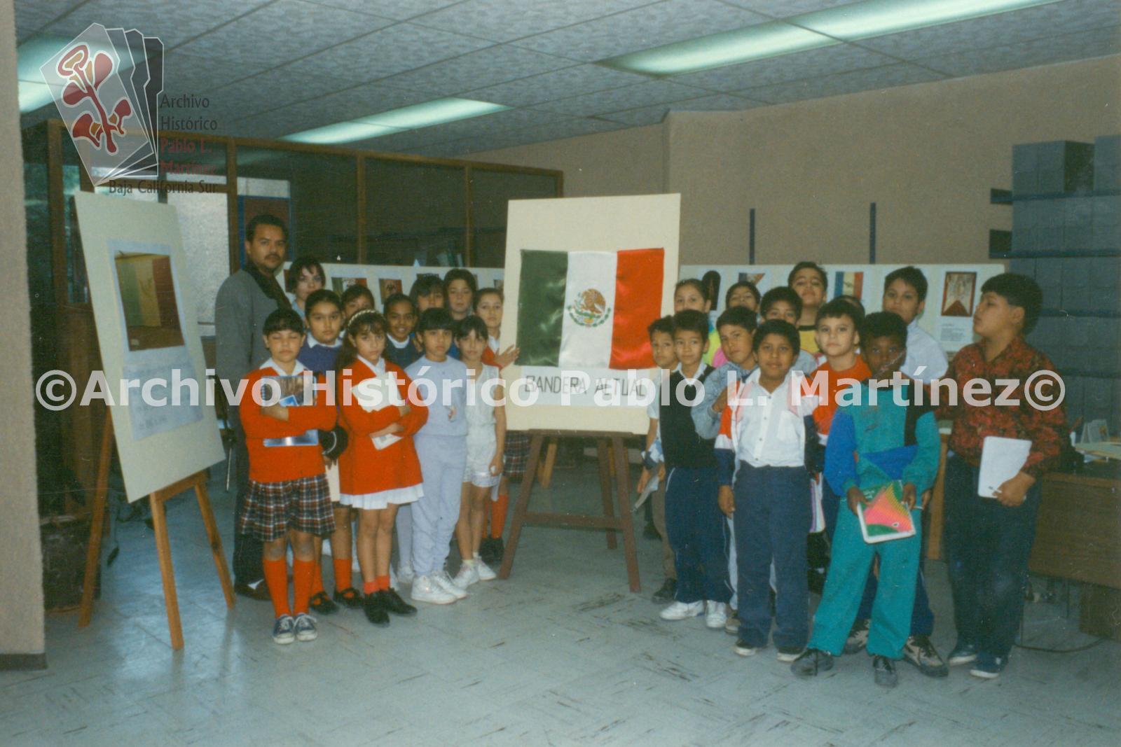 Grupo de alumnos de 4° Año de la Escuela Primaria 18 de marzo de 1938.