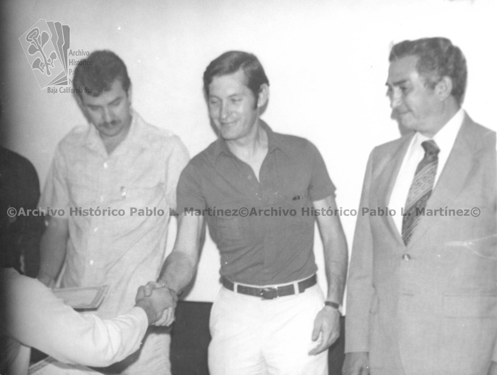 Guillermo Mercado Romero en reunión de trabajo de un instituto de formación.