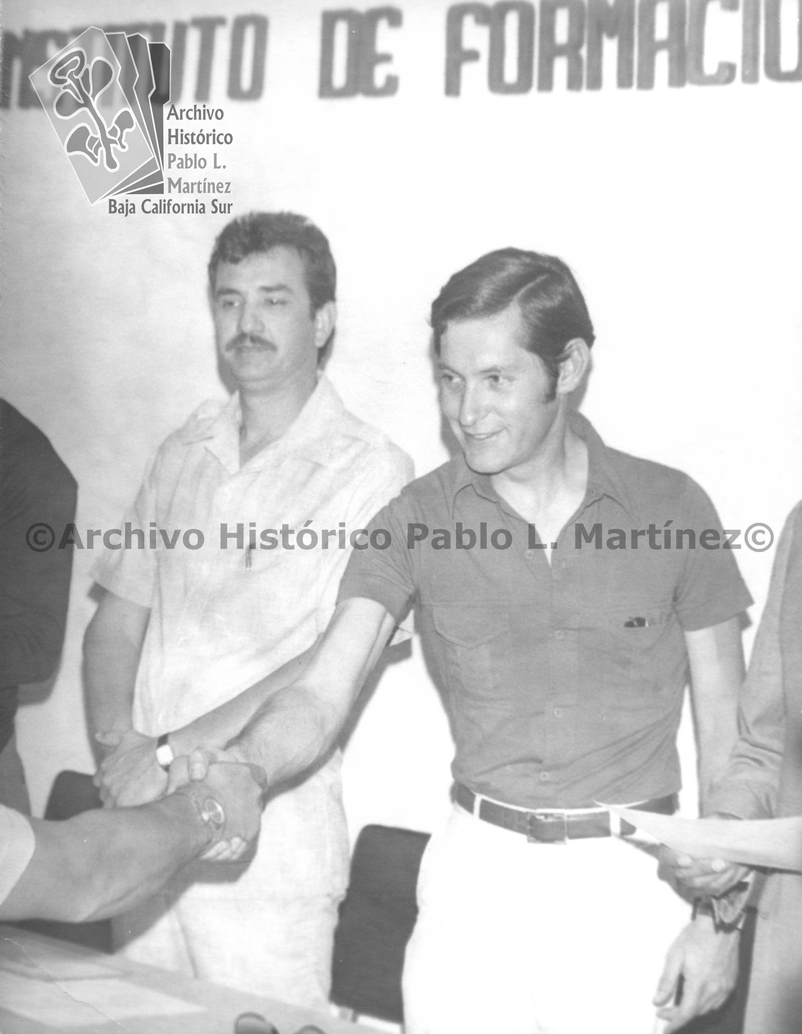 Guillermo Mercado Romero en reunión de trabajo de un instituto de formación.