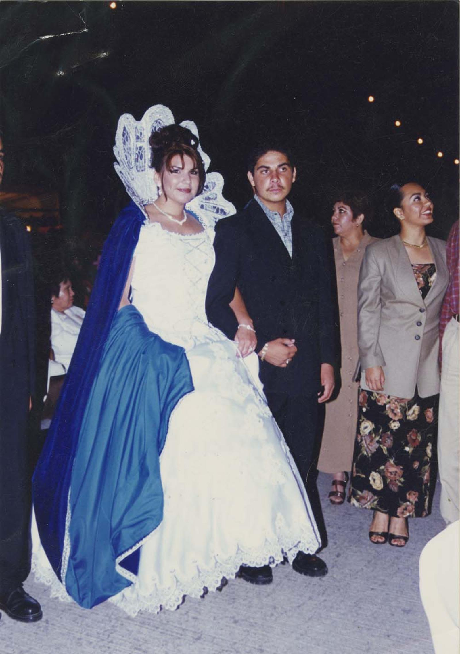“Hannia I, preside fiestas de fundación.”