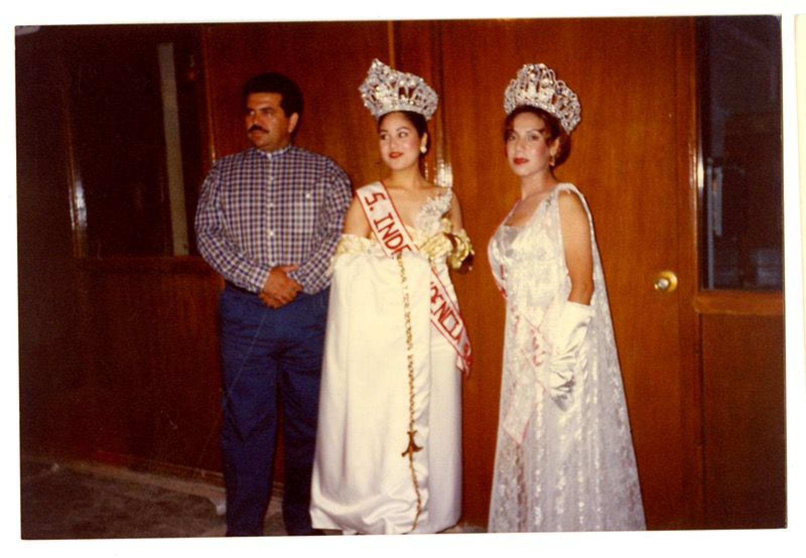 Herminia Alcaraz, Olitzma Navarro y Javier López, retrato de grupo.