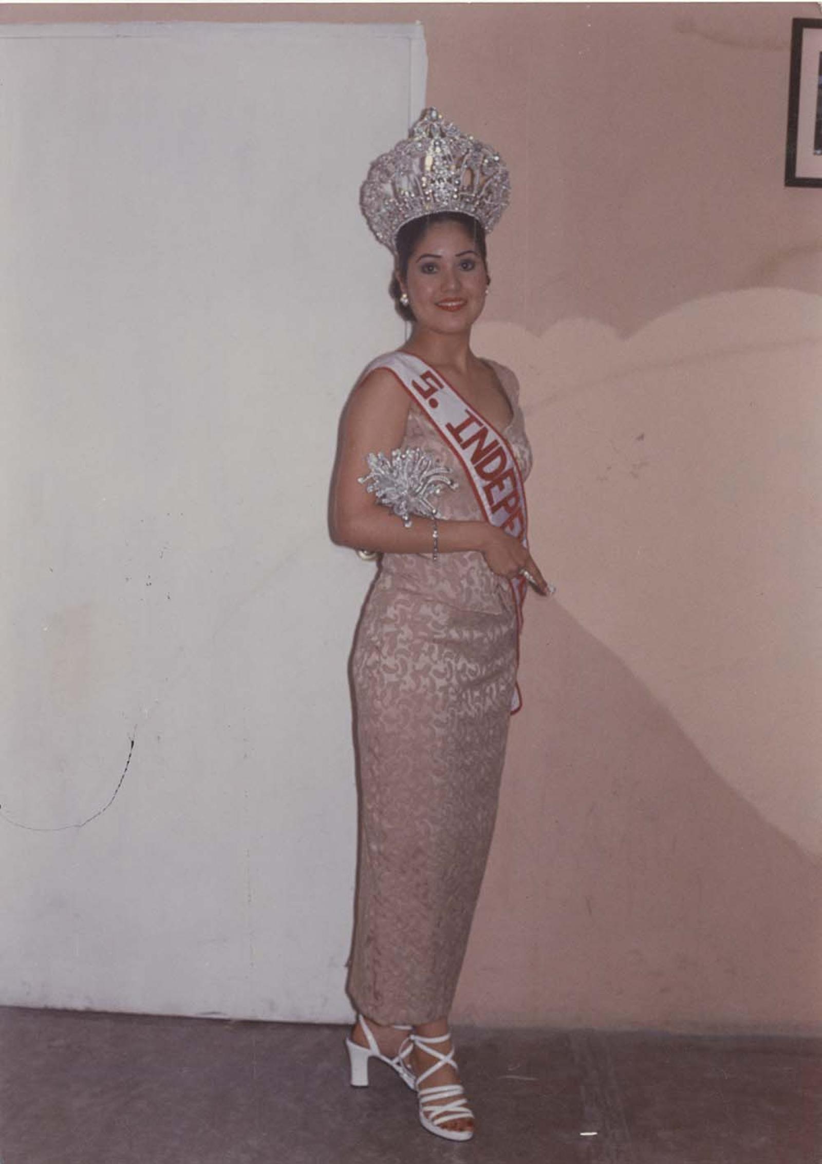 “Herminia Álvarez Ambriz, reina Independencia 1996.”