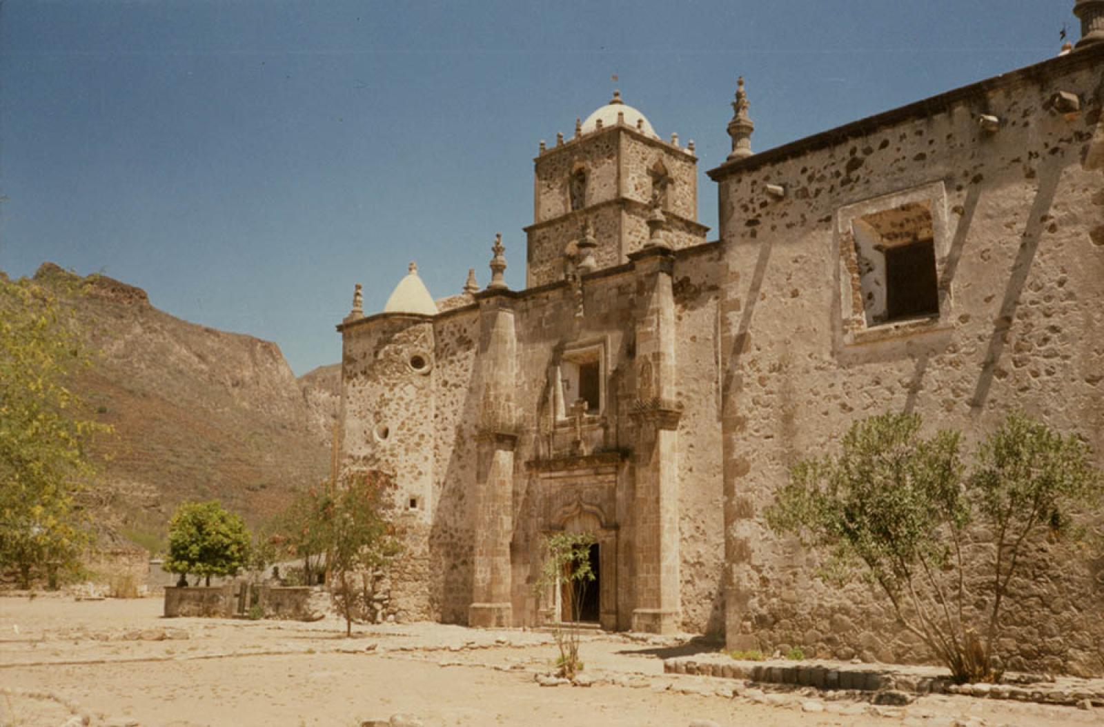 Hermosa iglesia de la misión de San Javier, Loreto, B.C.S.