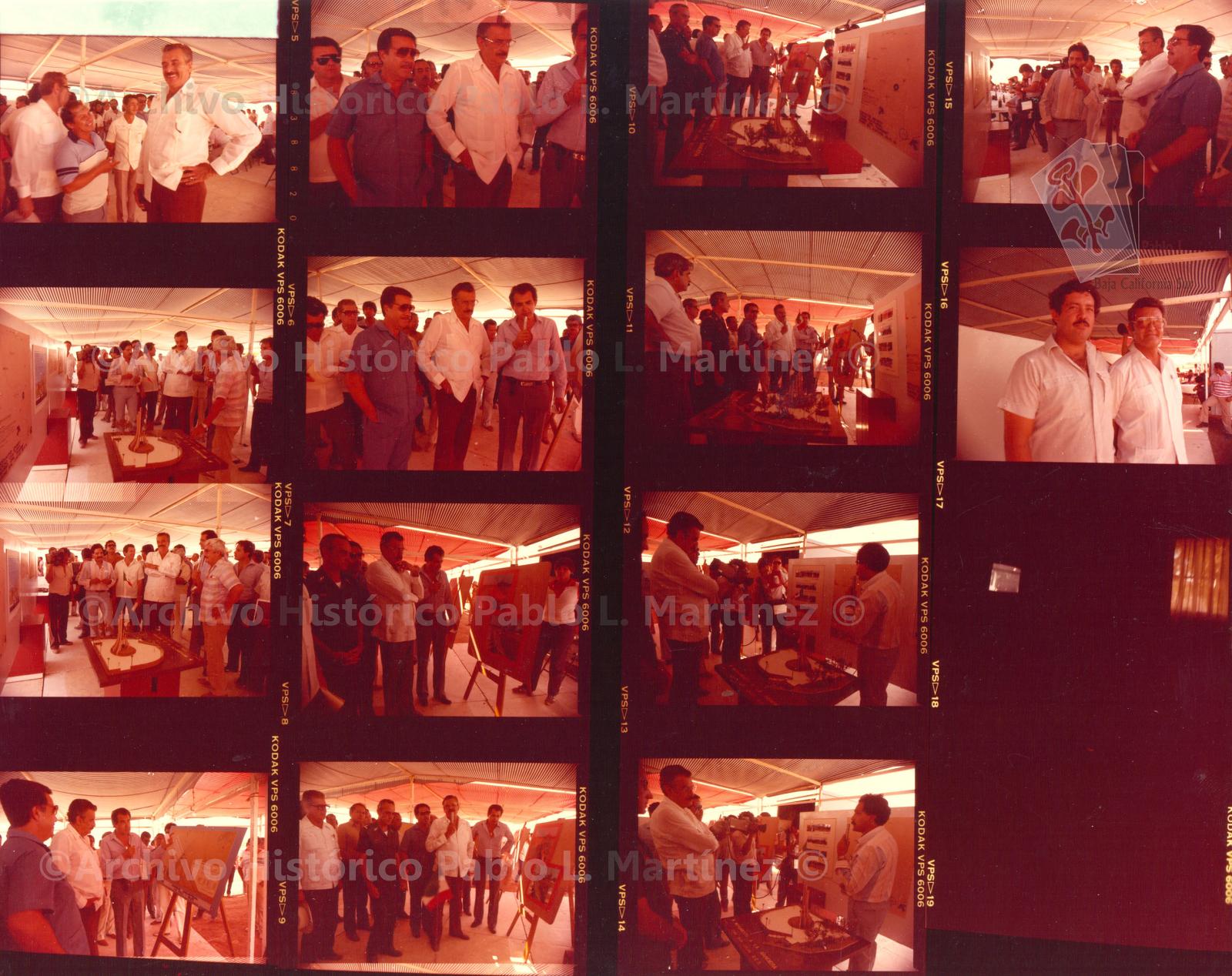 Hoja de contacto con 15 imágenes de Alberto Andrés Alvarado Arámburo observando una maqueta del monumento a la bandera en Cabo San Lucas, Baja California Sur.