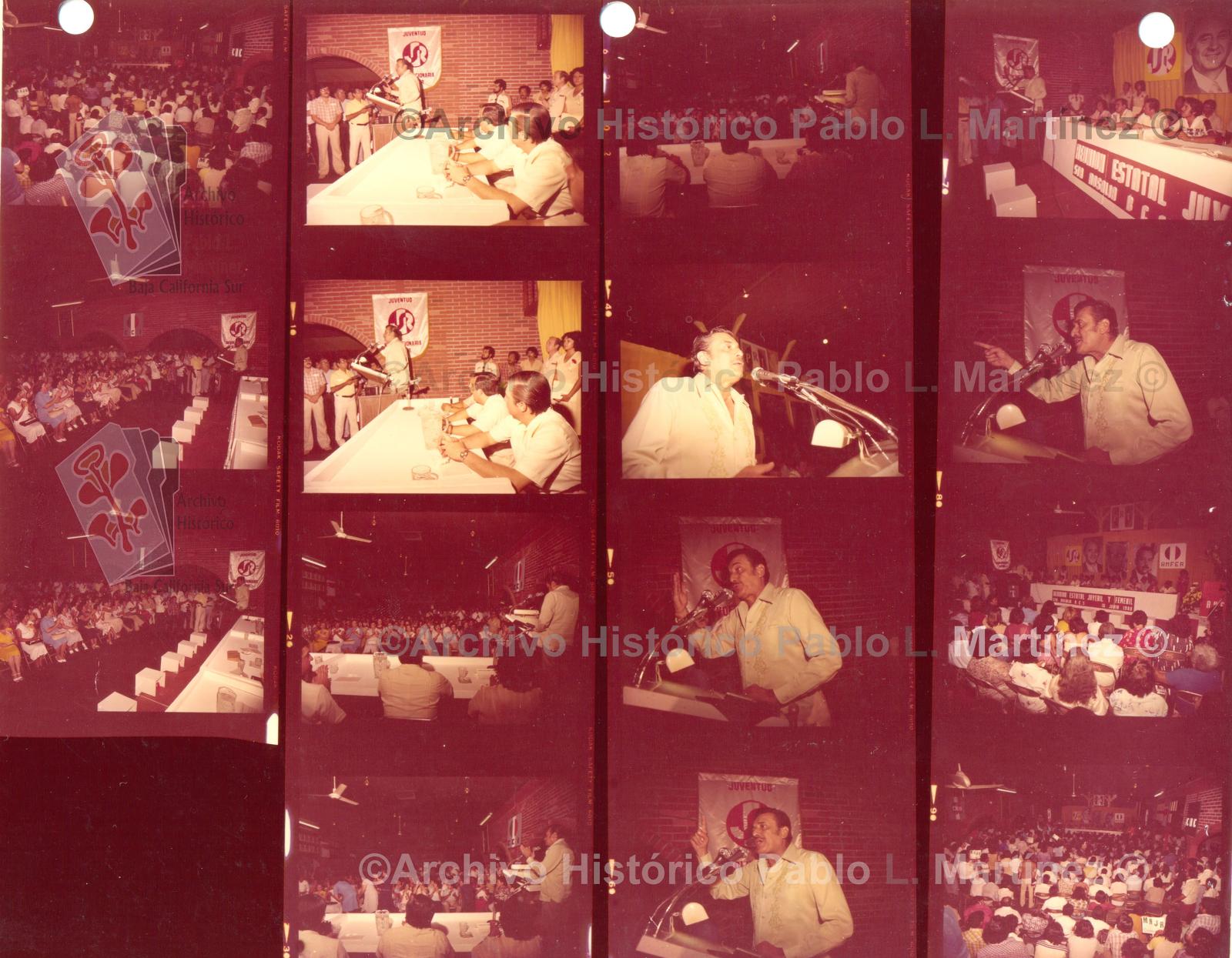 Hoja de contacto con 15 imágenes de una reunión de Alberto Andrés Alvarado Arámburo con el Frente Juvenil Revolucionario (FJR) y la Asociación Nacional Femenil Revolucionaria (ANFER), durante su campaña como candidato a gobernador de Baja California Sur.